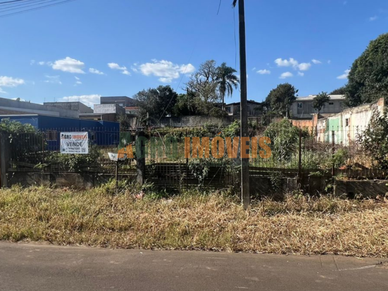 TERRENO NA VILA CARLI
