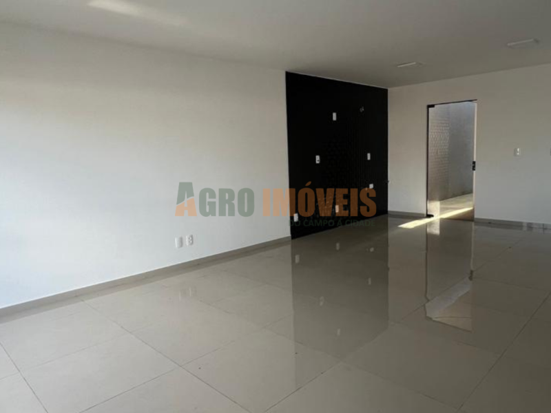EXCELENTE CASA NO ALTO DE SANTA MARIA