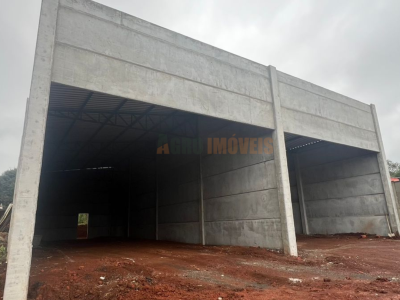 BARRACÃO NOVO PRÓXIMO AO AEROPORTO