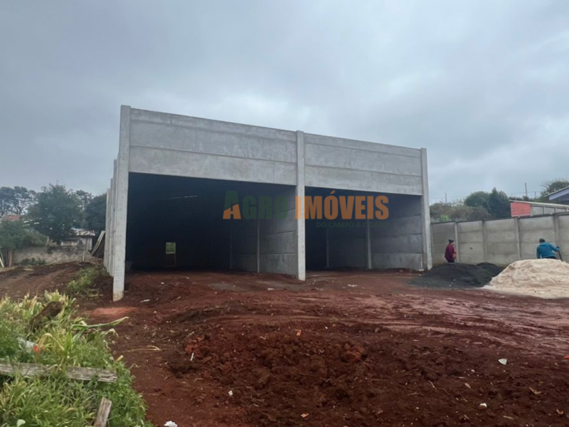BARRACÃO NOVO PRÓXIMO AO AEROPORTO