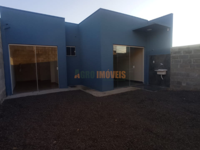 ÓTIMA CASA EM CONDOMÍNIO FECHADO NO BOQUEIRÃO