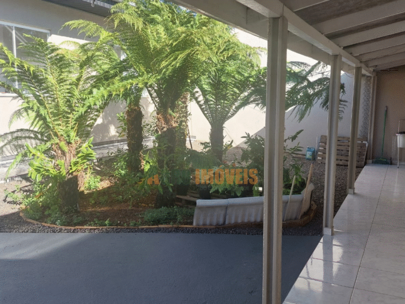CASA PRÓXIMO AO DETRAN