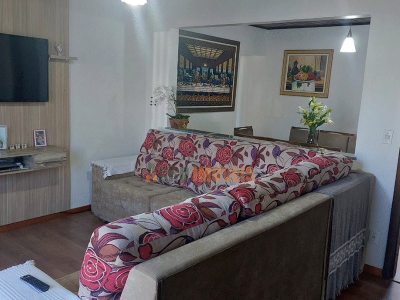CASA PRÓXIMO AO DETRAN