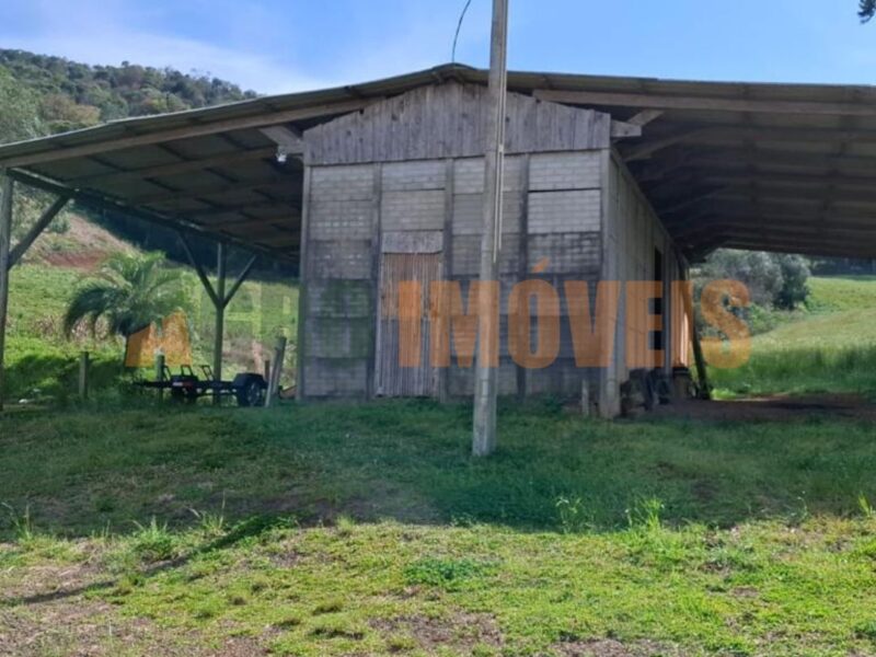 ÁREA RURAL NO JORDÃO